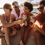 Vacation I Sea Views, 24-7 Security, Parking, Walk To Everything In Luxurious Puerto Banus