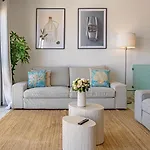Vacation I Sea Views, 24-7 Security, Parking, Walk To Everything In Luxurious Puerto Banus Апартаменты *