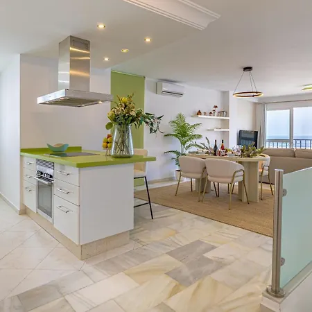 Vacation I Sea Views, 24-7 Security, Parking, Walk To Everything In Luxurious Puerto Banus Lejlighed