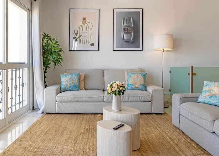 Vacation I Sea Views, 24-7 Security, Parking, Walk To Everything In Luxurious Puerto Banus Apartment *