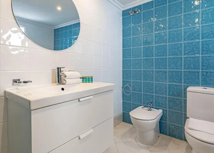 Vacation I Sea Views, 24-7 Security, Parking, Walk To Everything In Luxurious Puerto Banus * Marbella