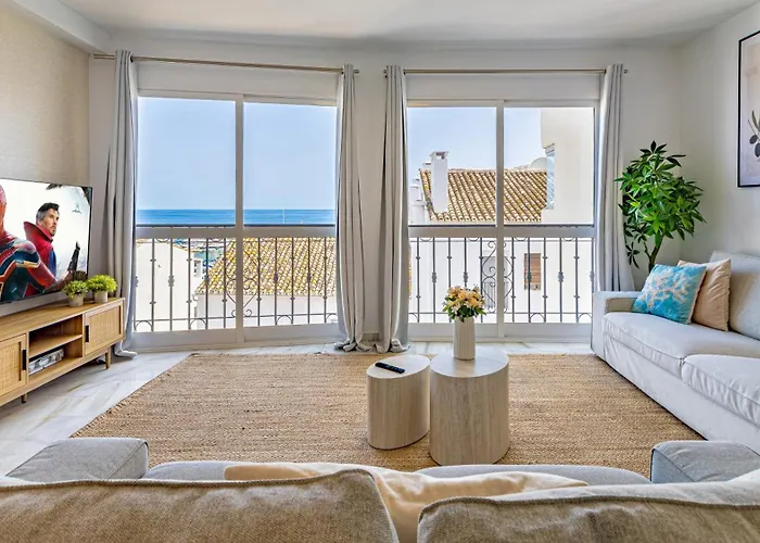 Vacation I Sea Views, 24-7 Security, Parking, Walk To Everything In Luxurious Puerto Banus Apartment *