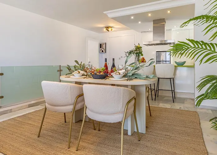 Vacation I Sea Views, 24-7 Security, Parking, Walk To Everything In Luxurious Puerto Banus *