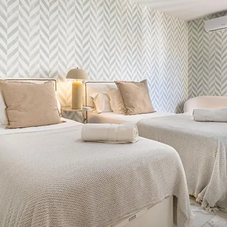 Daire Vacation I Sea Views, 24-7 Security, Parking, Walk To Everything In Luxurious Puerto Banus Marbella