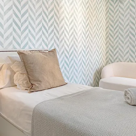 Vacation I Sea Views, 24-7 Security, Parking, Walk To Everything In Luxurious Puerto Banus