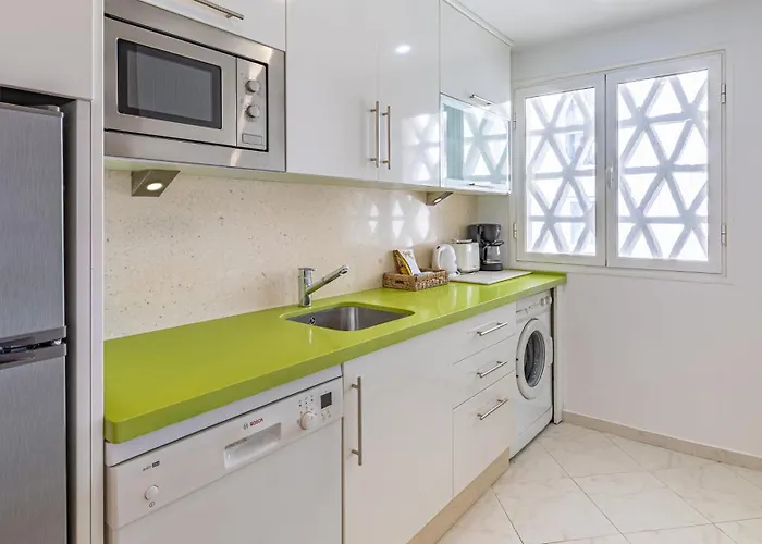 Vacation I Sea Views, 24-7 Security, Parking, Walk To Everything In Luxurious Puerto Banus Appartamento *